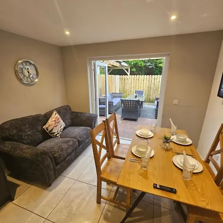 7 Eyre Square Lane Apartman *