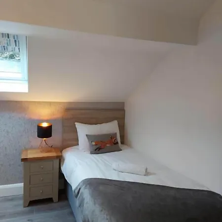 7 Eyre Square Lane * Galway