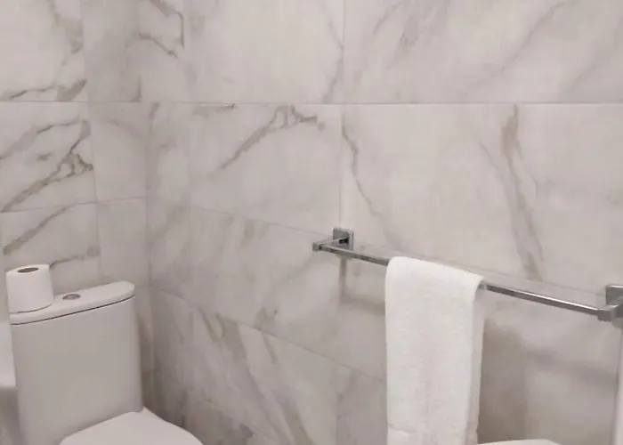 7 Eyre Square Lane *